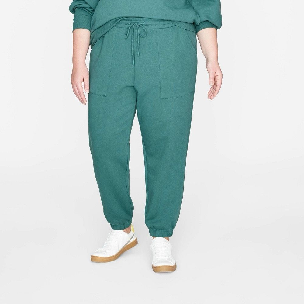 Women's Plus Size High-Rise Utility Jogger Pants - Universal Thread Size 4X
